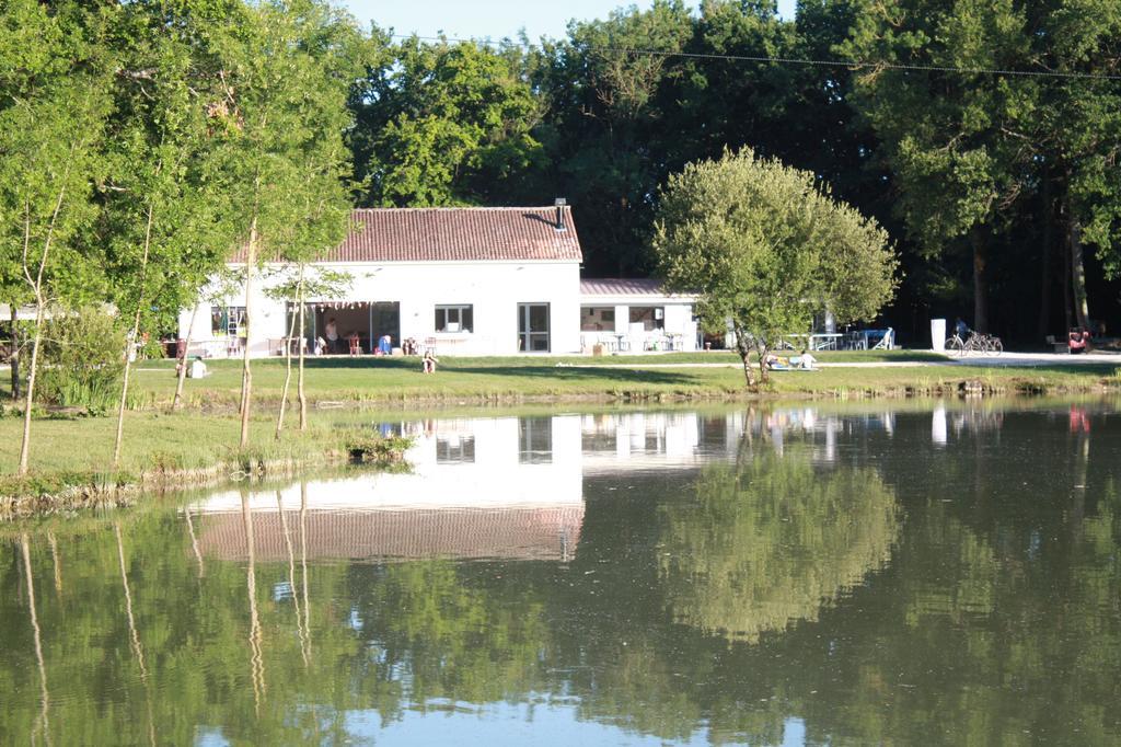 Chalet De La Heronniere Chef-Boutonne Kültér fotó